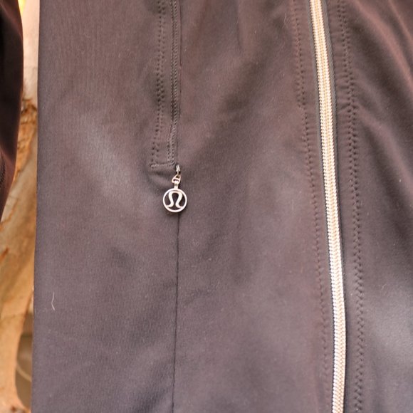 Lululemon full zip thick and stretchy sweater/jacket sz 2 - Picture 2 of 6